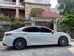 Xe Toyota Camry 2.5Q 2022 Trắng, Nội Thất Kem